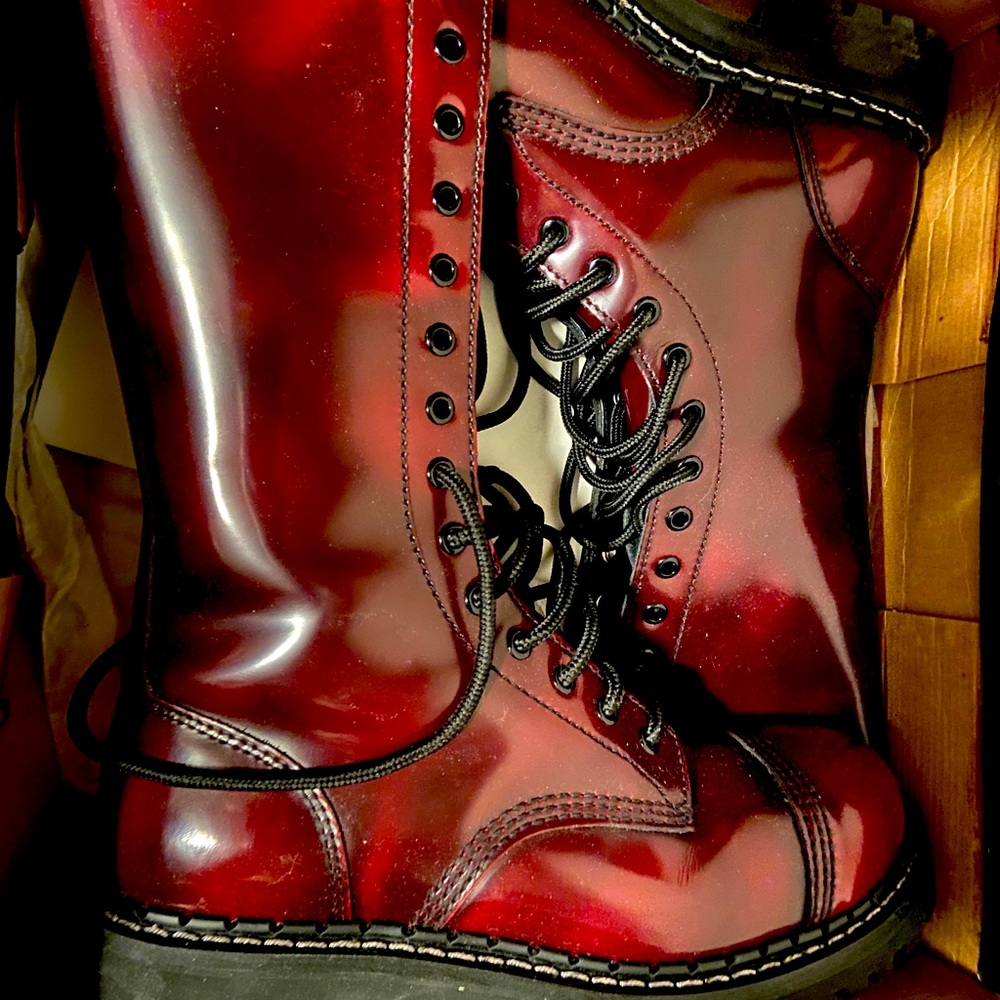 T.U.K. A7497 boot- Burgundy -NEVER WORN